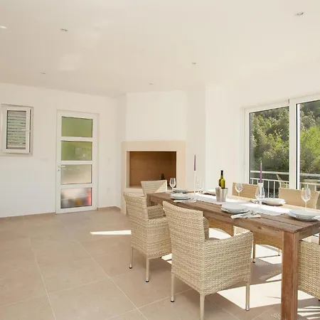 Feriehus Oliver Potirna